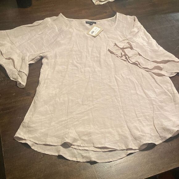 Cream Layered Ruffle Top Medium NWT Boutique Blouse - Picture 1 of 5